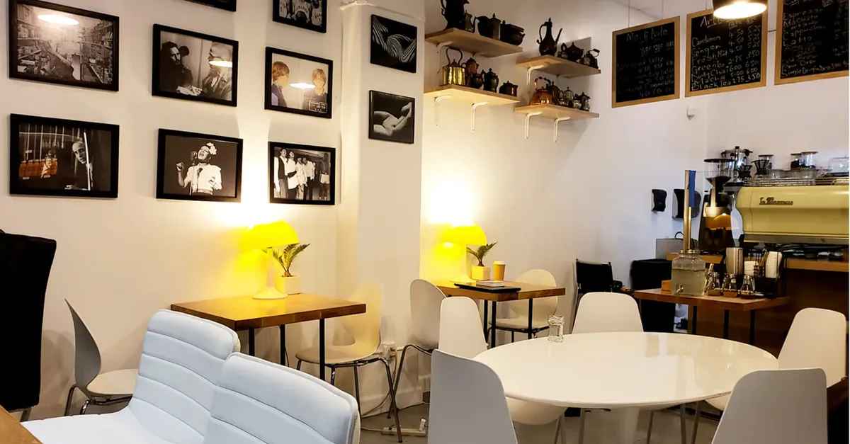 Cafe Ruisseau
