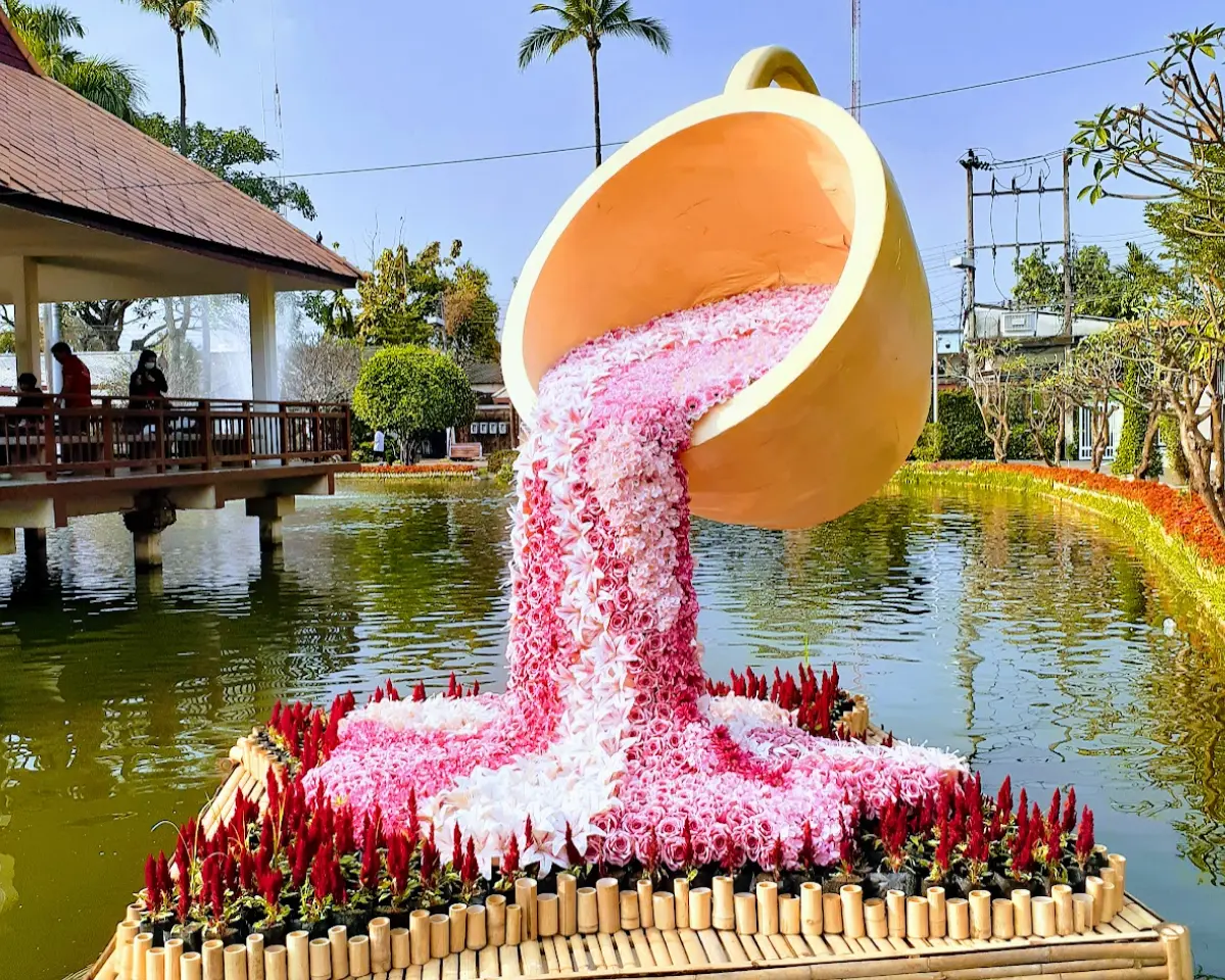 Coffee fountain art